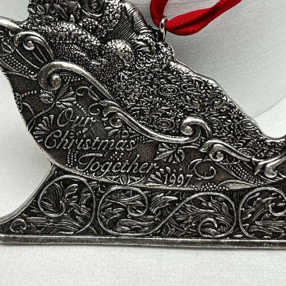 Hallmark Keepsake Ornament 1997 Our Christmas Together Fine Pewter Sleigh Ride - Picture 4 of 7